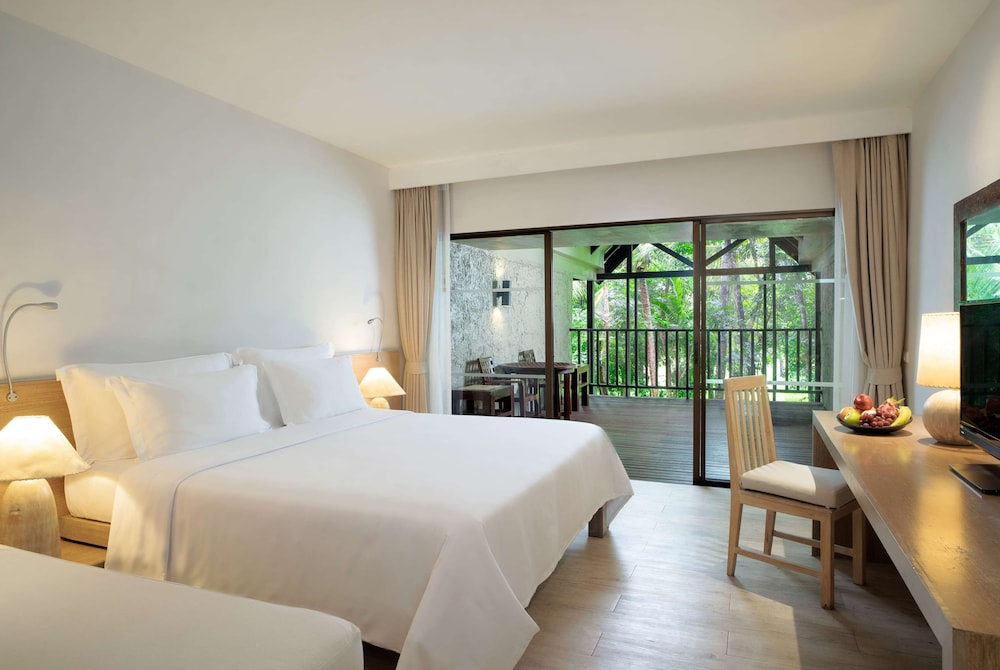 STUDIO, TWIN BEDS, GARDEN VIEW