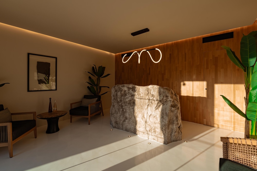 Ftelia Black Villas 8/50