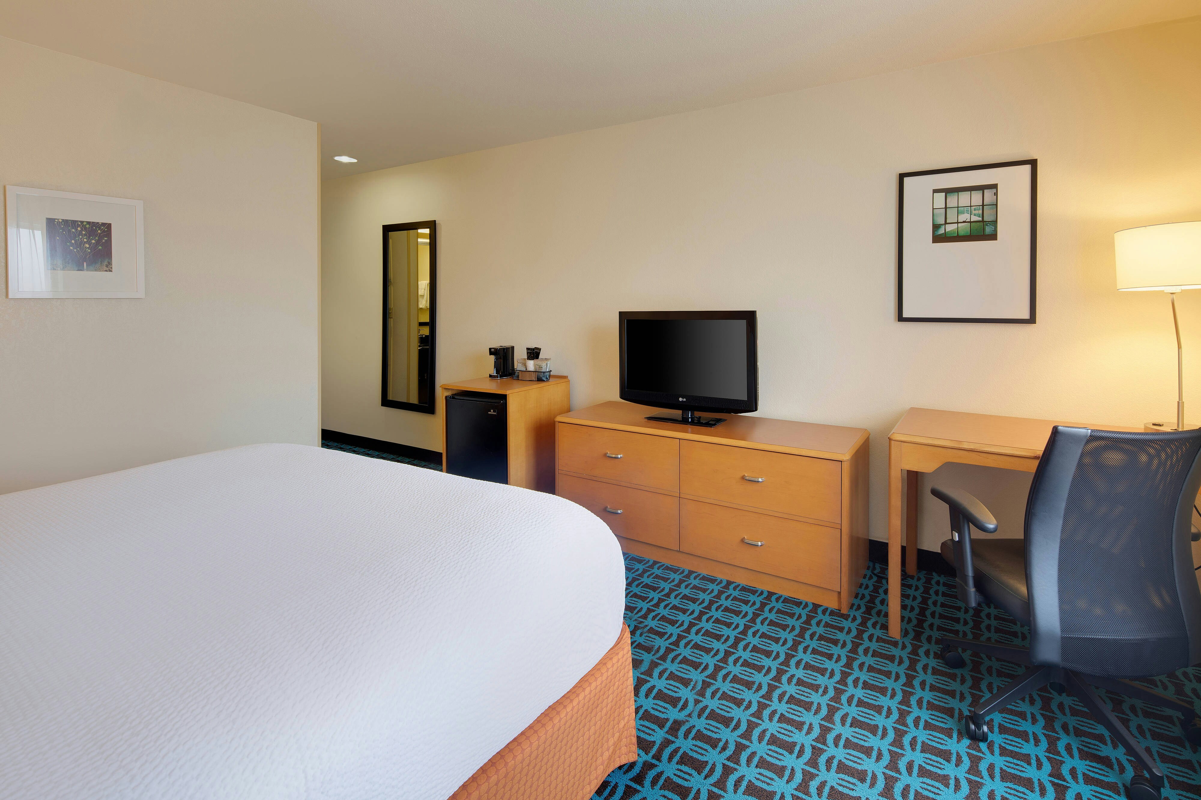 ROOM, KING BED