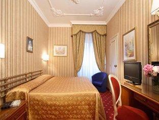 Standard Twin Room.