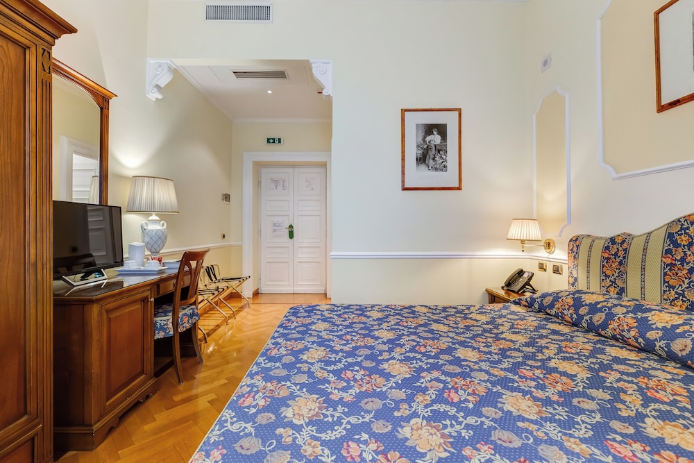 Hotel Cellini 45/61