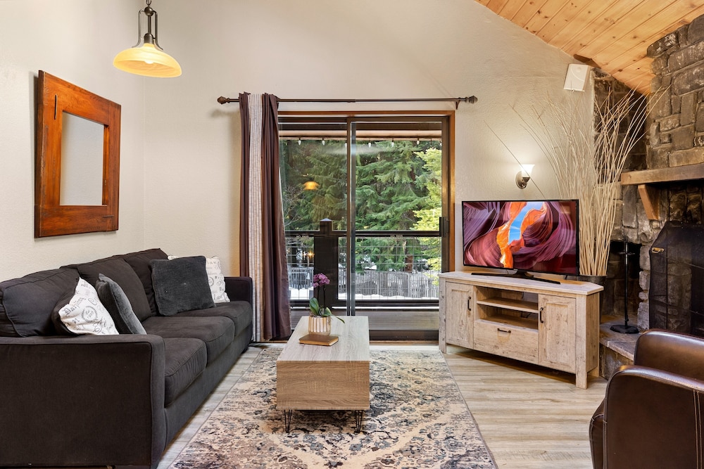 Alta Crystal Resort by Gravity Haus 31/50