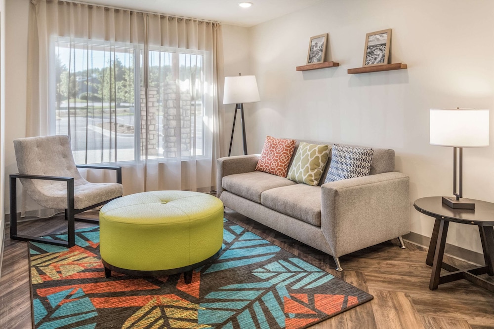 WoodSpring Suites Greenville Haywood Mall 25/33