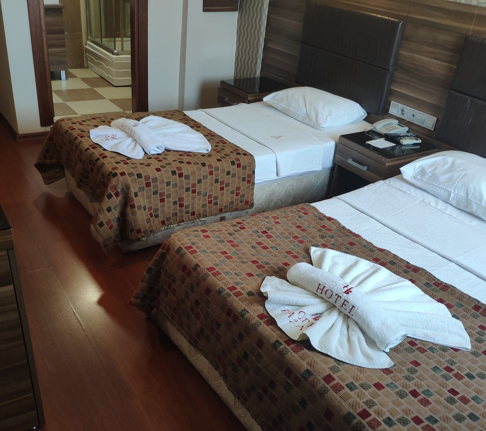 Hotel Bazaar 11/47