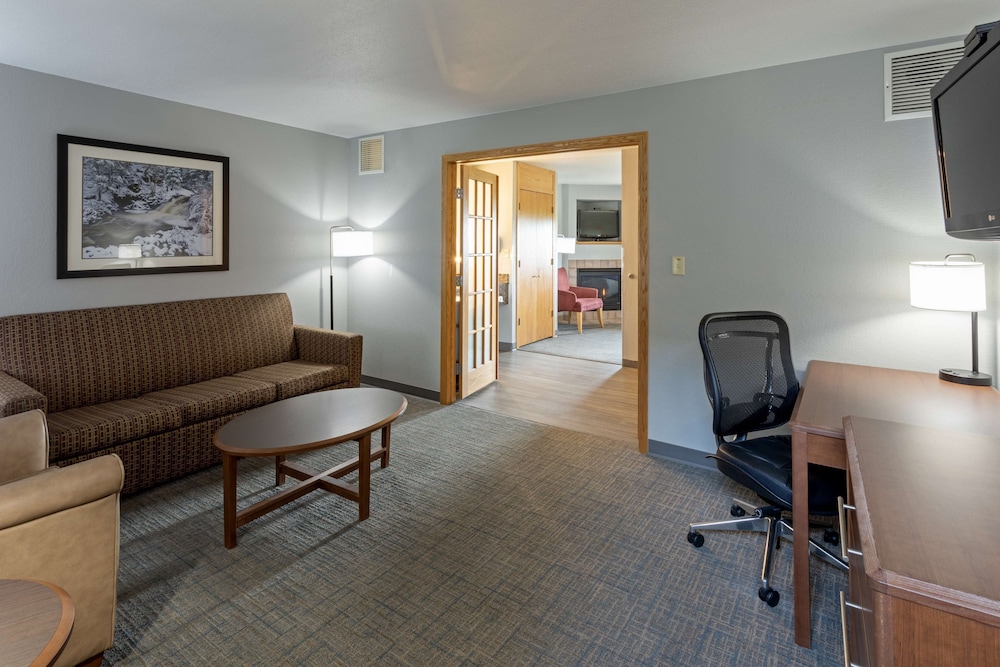 AmericInn by Wyndham Silver Bay 46/59