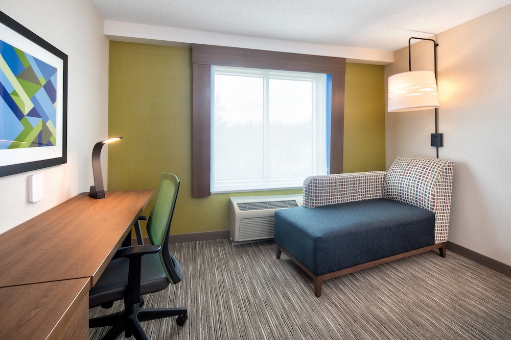 Holiday Inn Express Halifax Airport 47/65