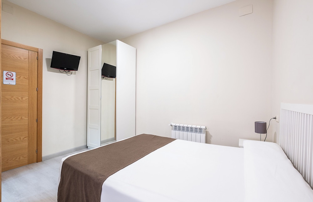 Hostal El Pilar 32/68
