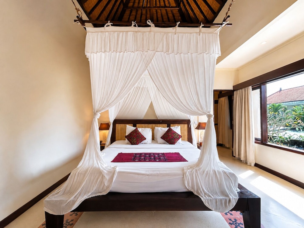 Suite, Double Bed, Pool View, Butler