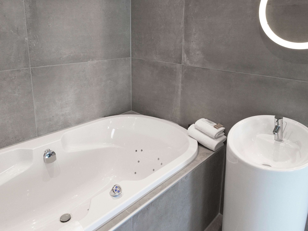 IBIS STYLES NIVELLES 8/73