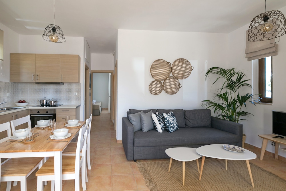 Syra Suites 31/50