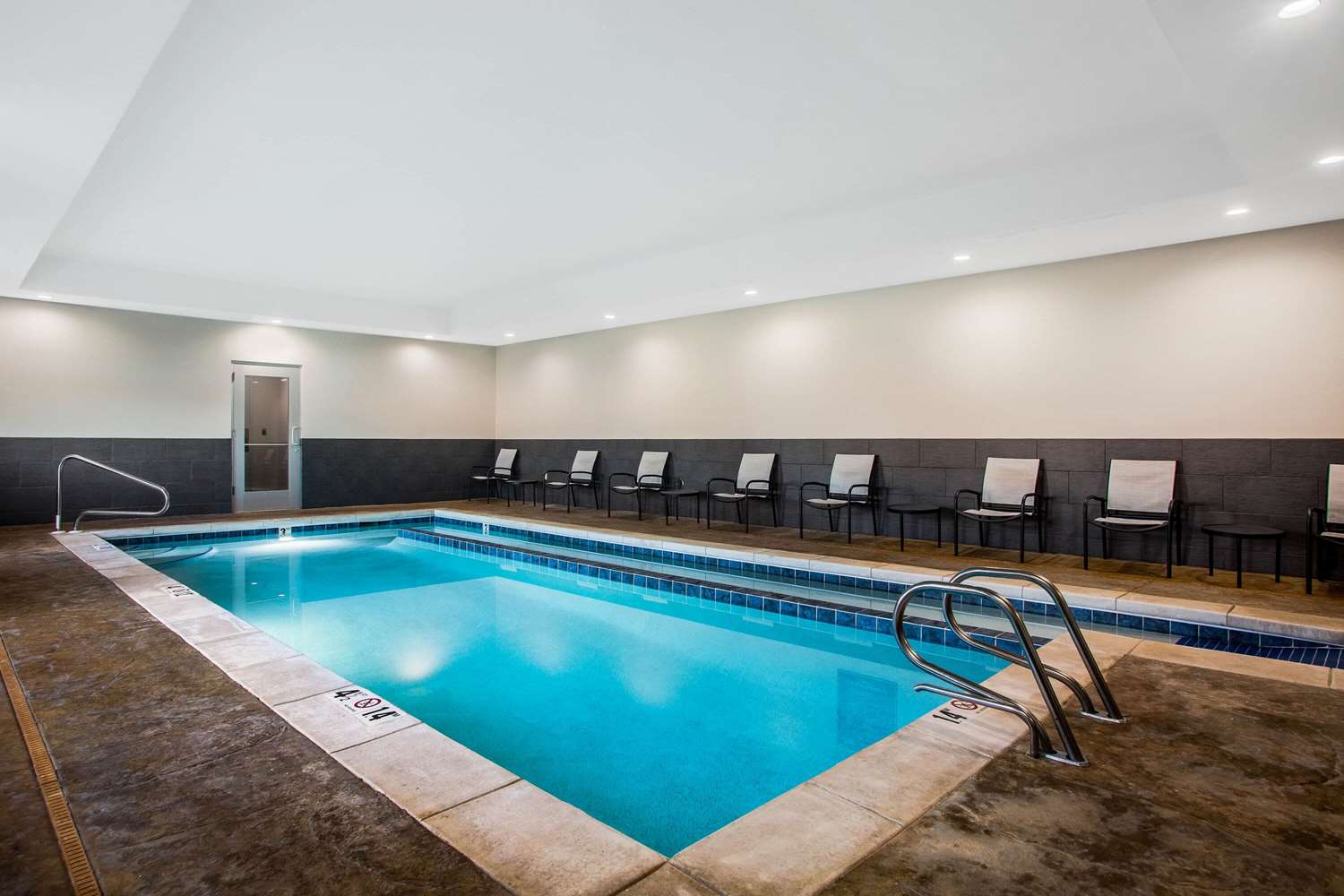 La Quinta Inn Suites By Wyndham Pittsburg 23/51