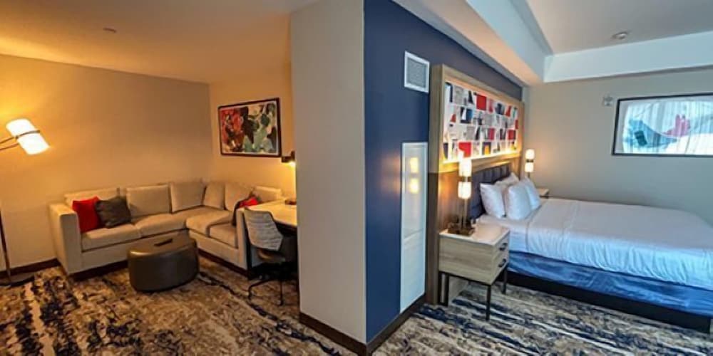 EXECUTIVE, STUDIO, SUITE