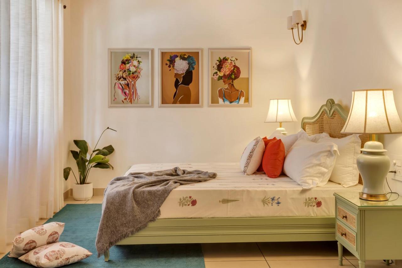 ELIVAAS 4 BHK with Pvt pool and Bar PinkSky 24/56