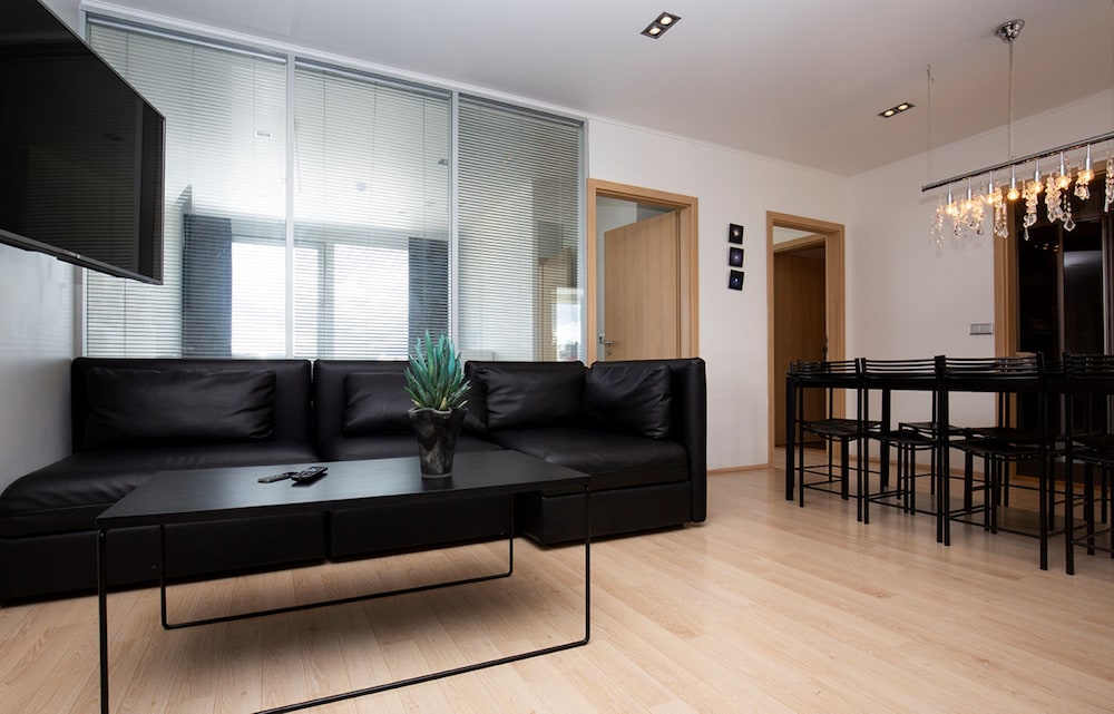 Mani Apartments 33/50