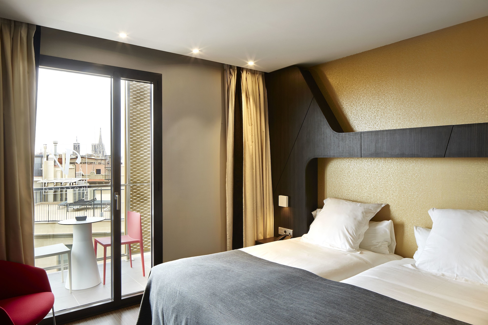VINCCI, SINGLE, TERRACE