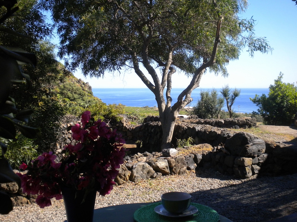 Dammusi Sciuvechi Resort 35/50