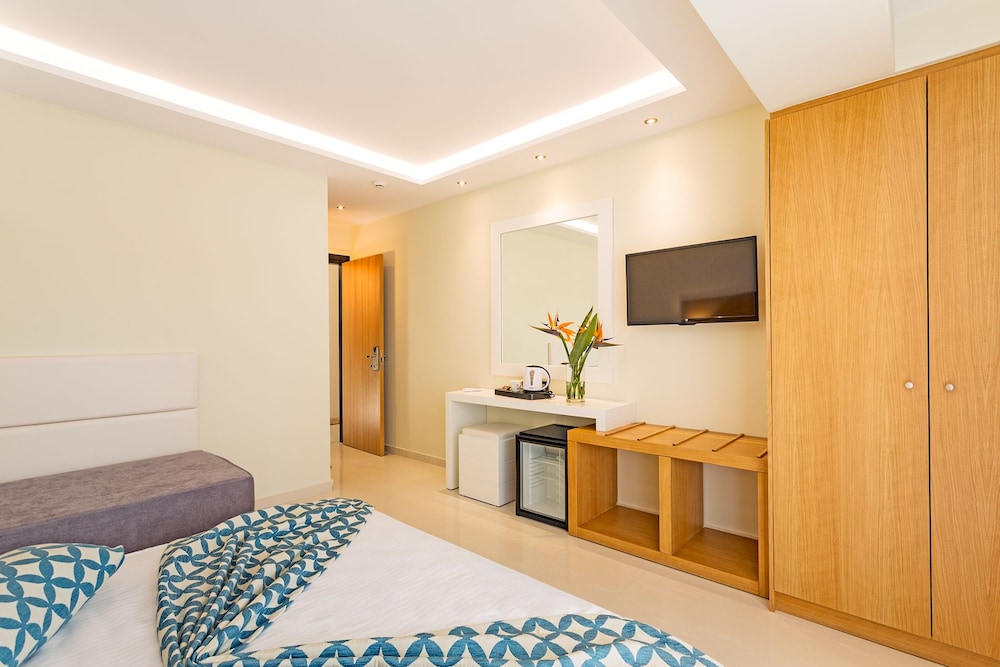 Oceanis Park Hotel 62/88