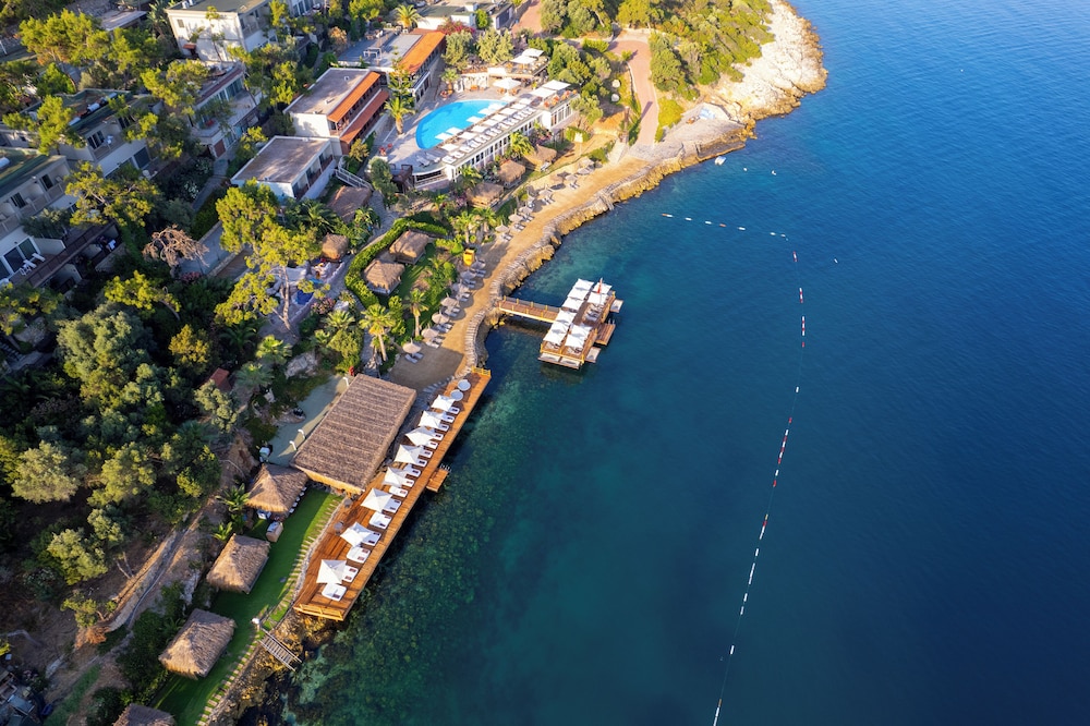 Sarpedor Boutique Hotel 41/48