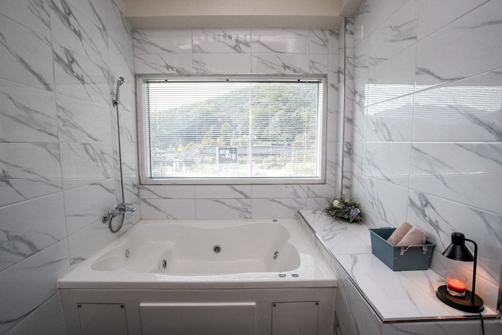 Gapyeong Blossom Pension 40/46