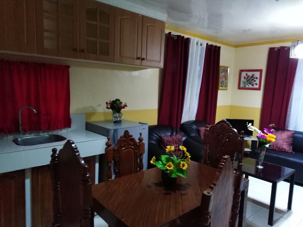 D Lucky Garden Inn 27/48