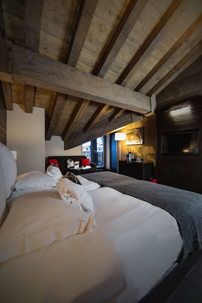 Avenue Lodge Hotel 11/50