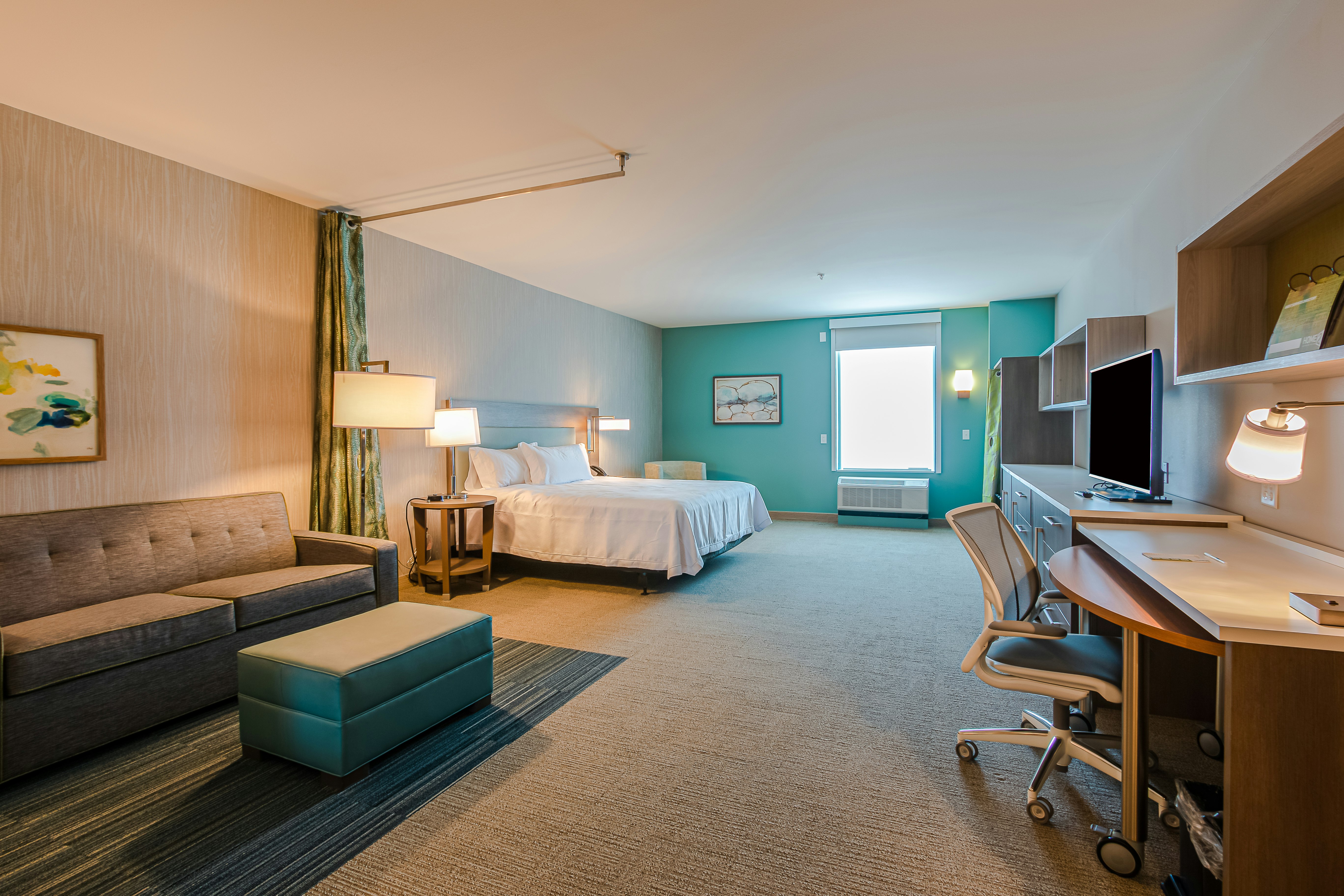STUDIO, KING BED, ACCESSIBLE