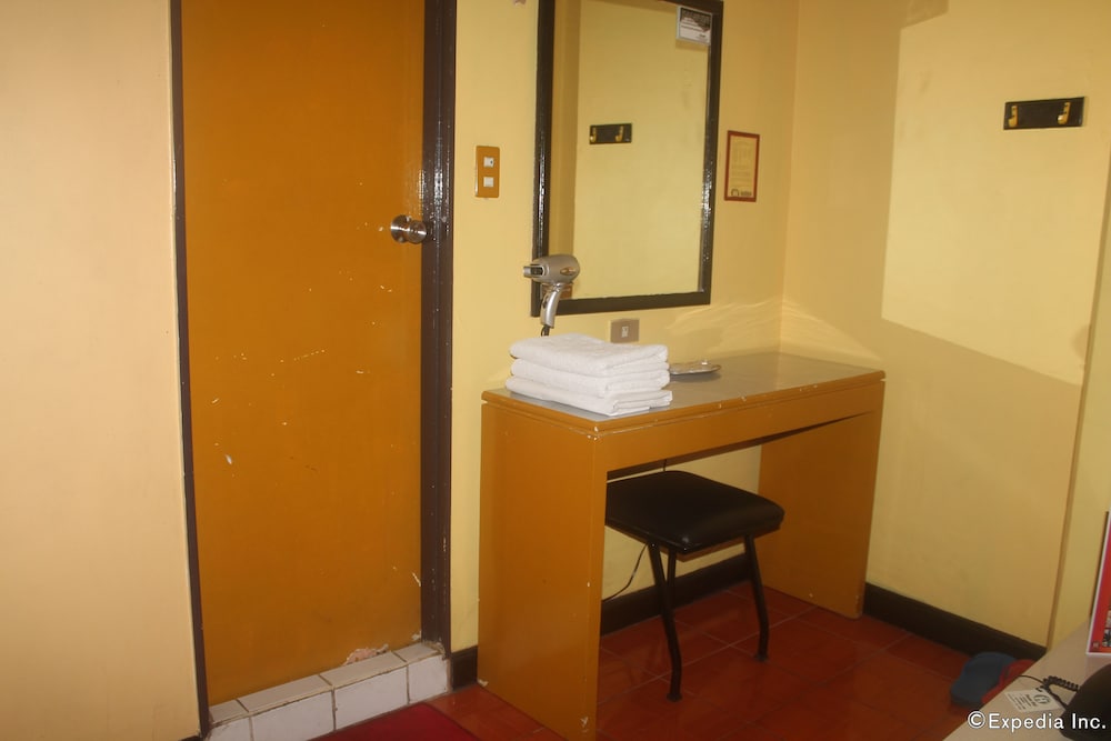 Halina Drive Inn Hotels - Sta Mesa 14/15