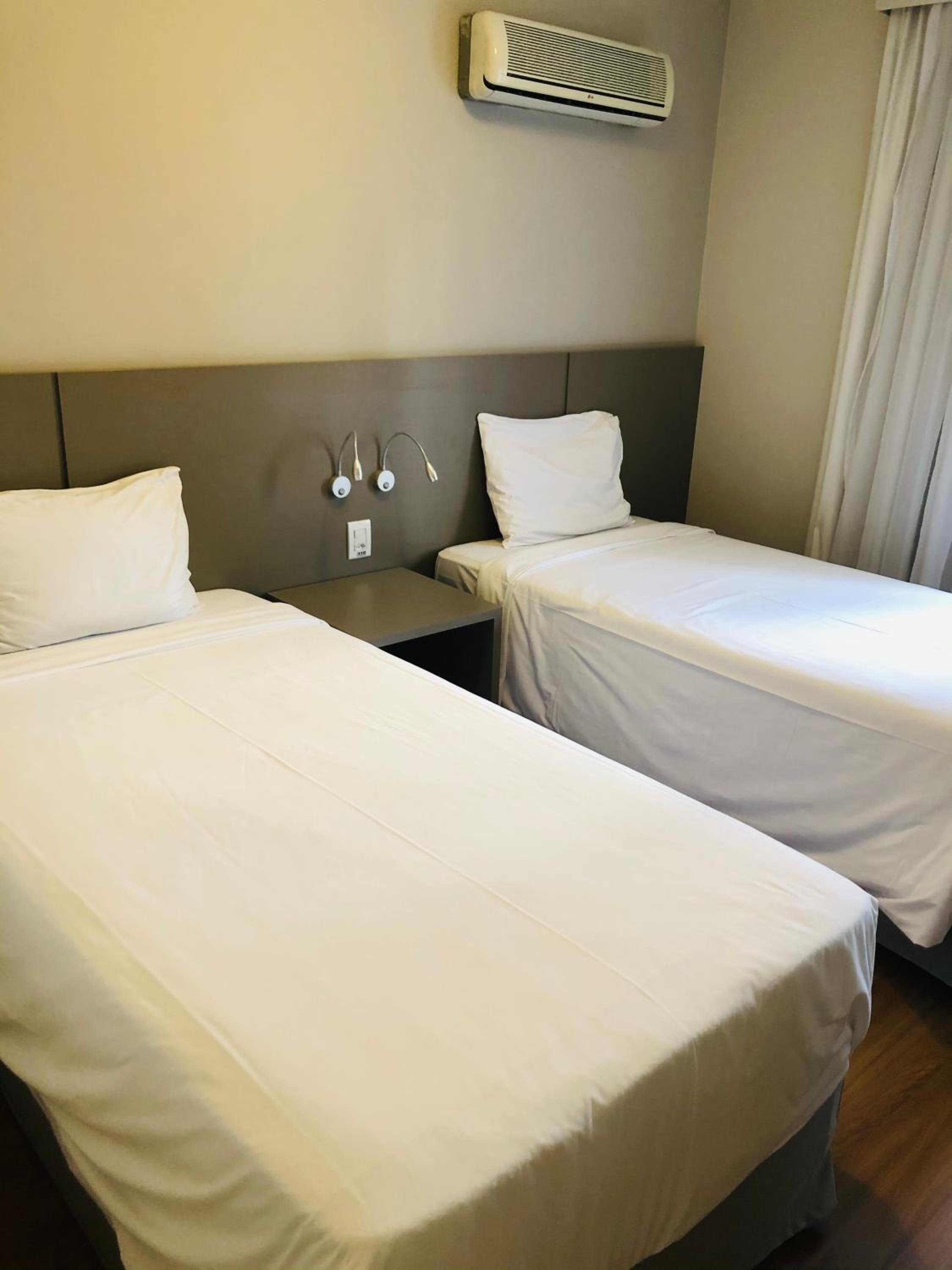 SUPERIOR, TWIN BEDS, SOFA