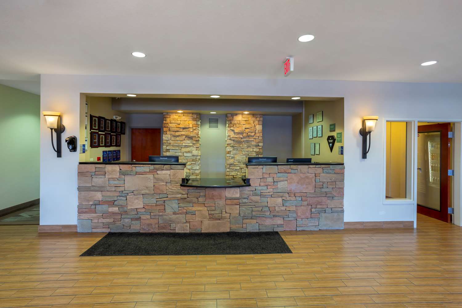 Best Western Plus Fossil Country Inn & Suites 3/32
