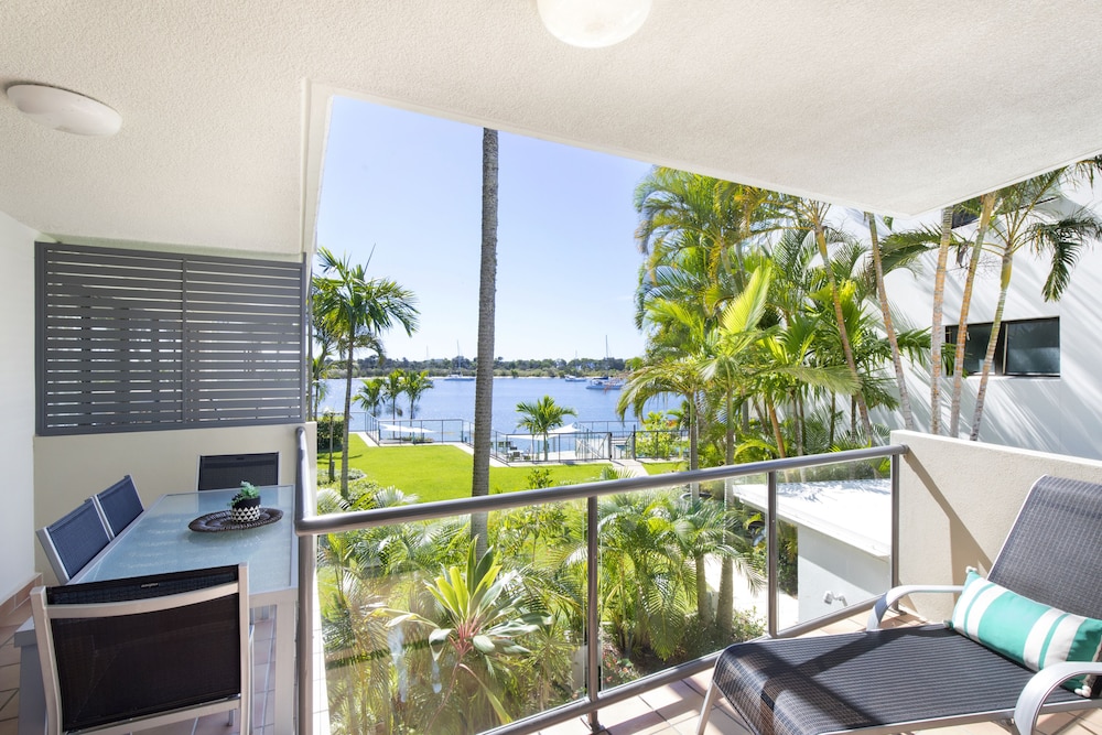 NOOSA SHORES RESORT 28/70