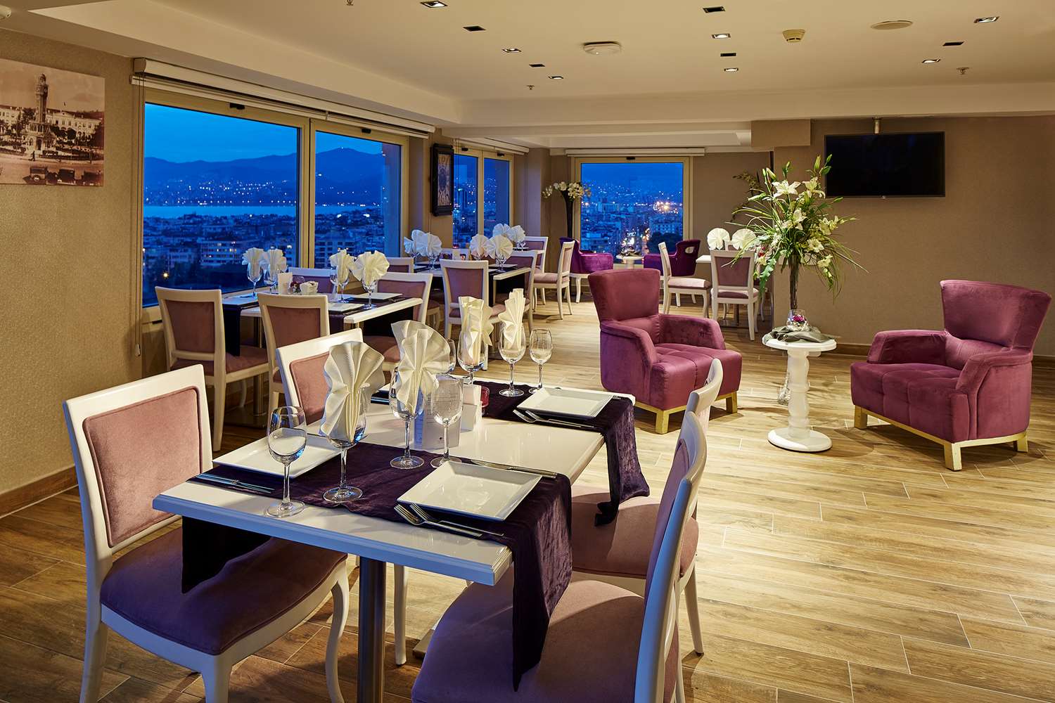 Doubletree By Hilton Hotel Izmir Alsancak 49/58