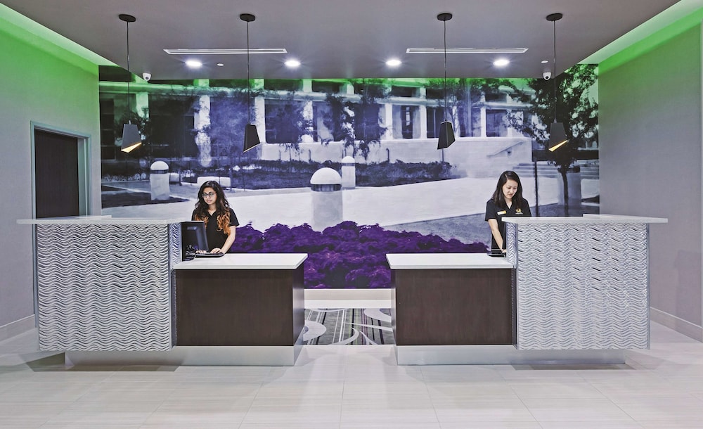 La Quinta Inn & Suites by Wyndham College Station South 11/64