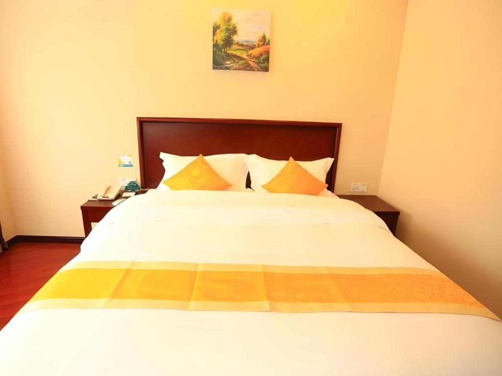 GreenTree Inn Qingdao Licang District Shuyuan Road Da Weng Plaza Express Hotel 27/50