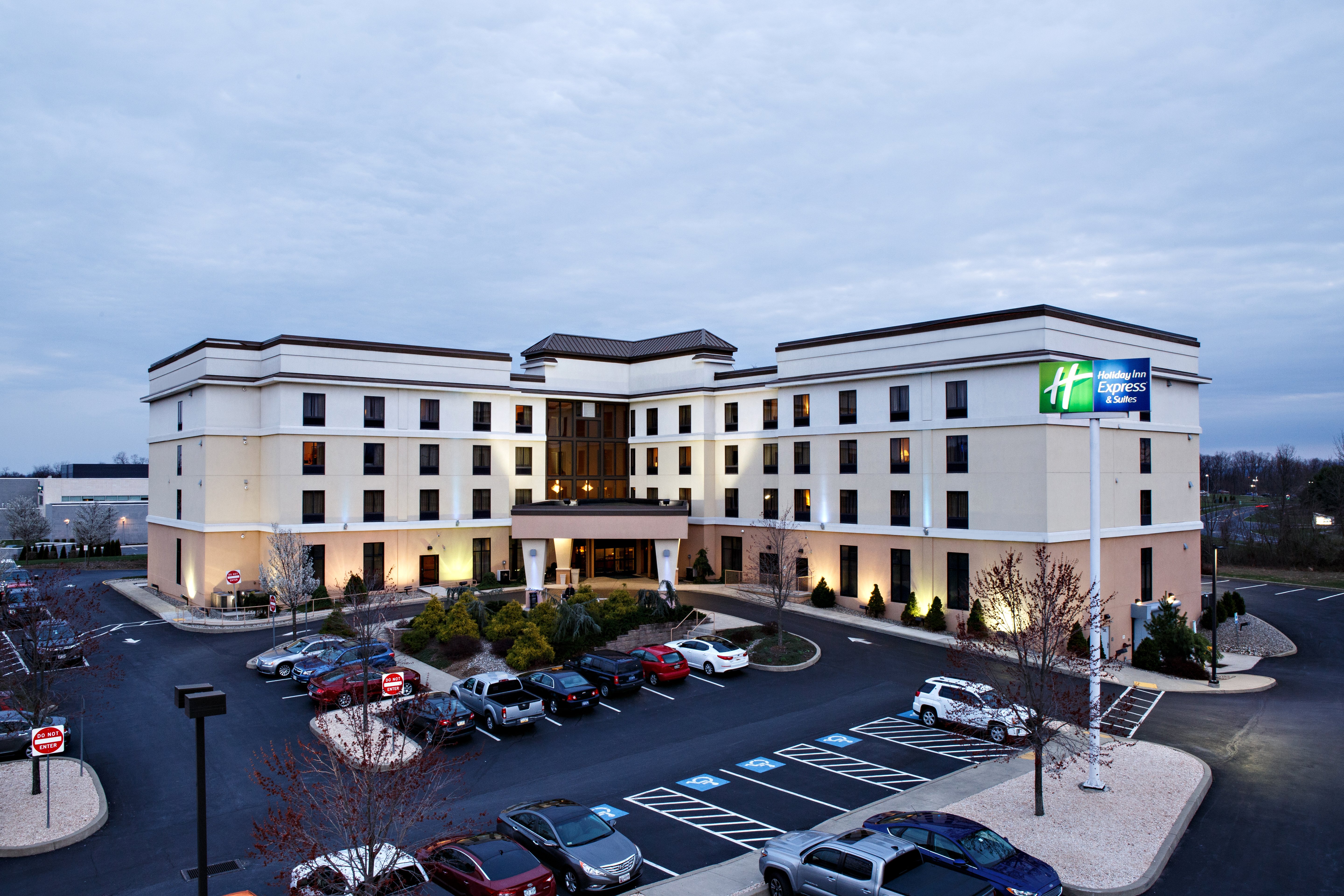 Holiday Inn Express & Suites Harrisburg W - Mechanicsburg 64/65
