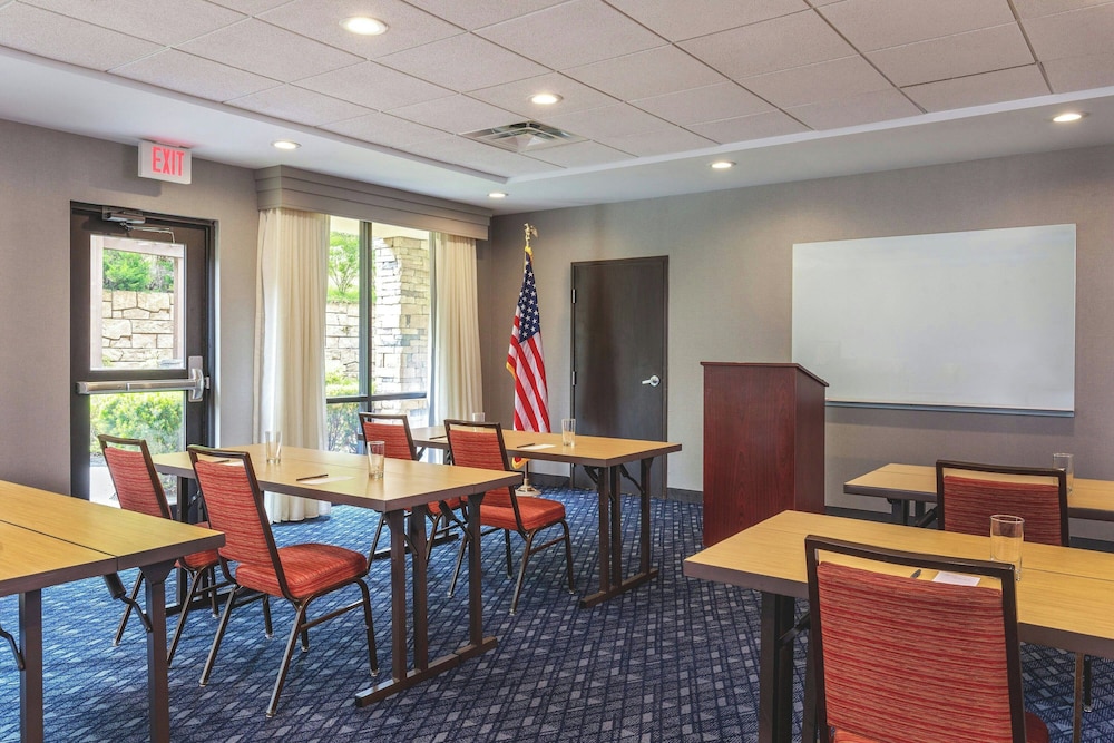 Courtyard By Marriott Oneonta Cooperstown Area 47/55