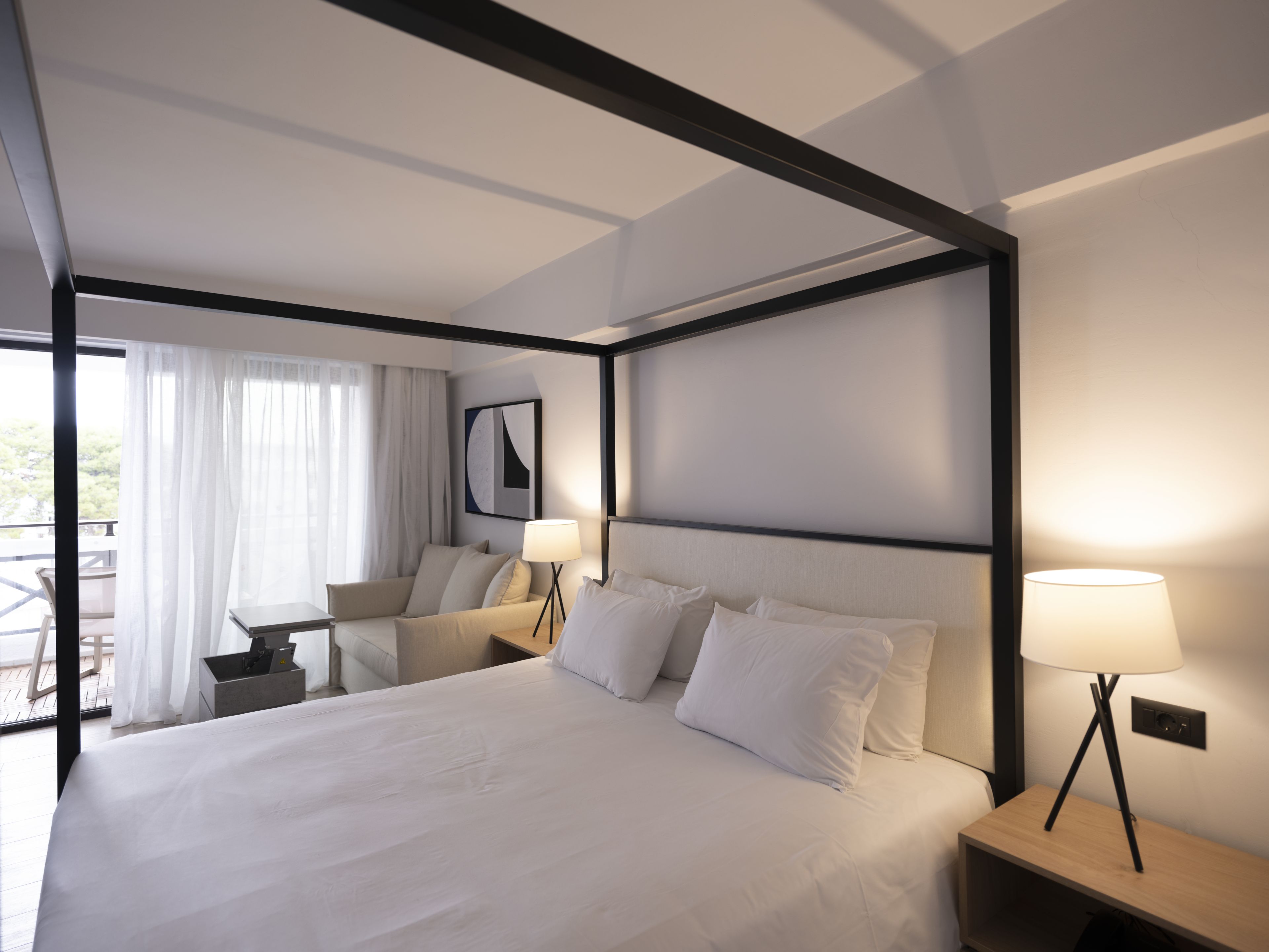 TWIN/DOUBLE ROOM SIDE SEA VIEW