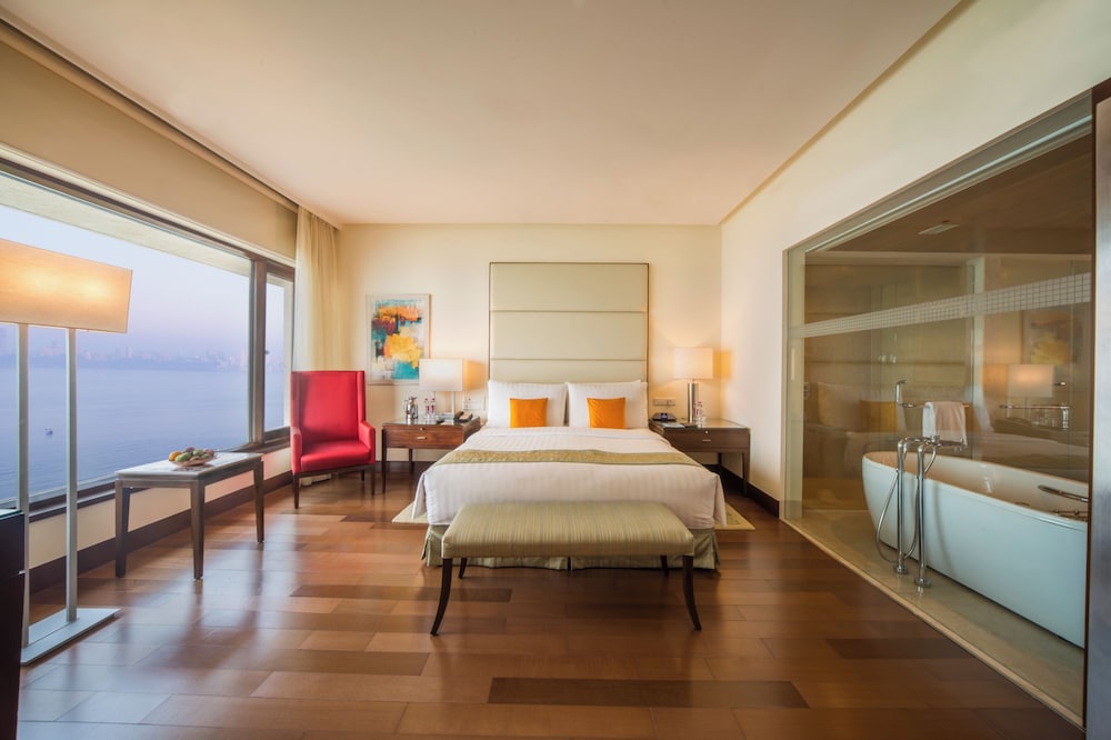 Suite, King Bed, Ocean View