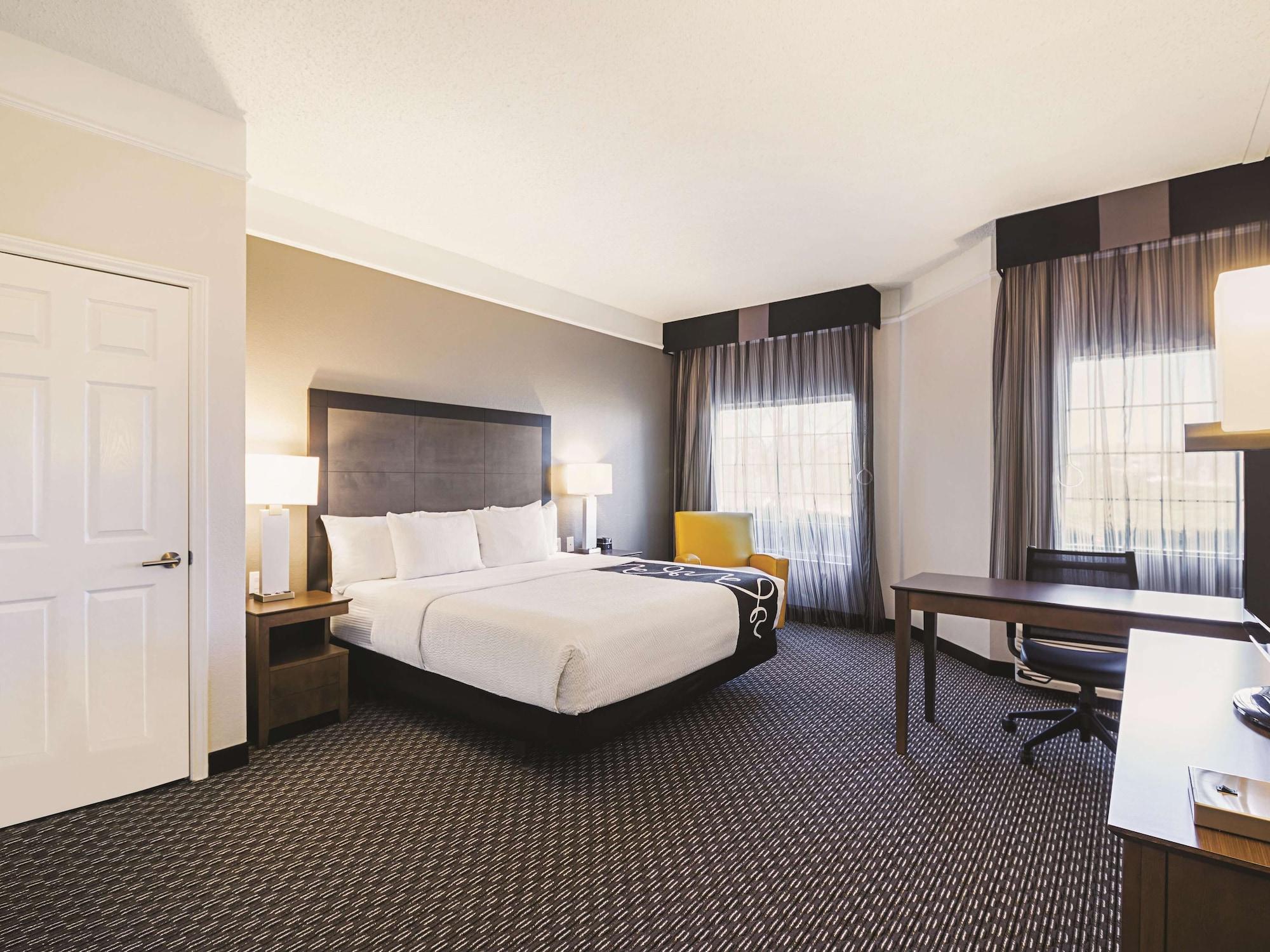 Room, King Bed, Pool or Courtyard View, Courtyard View
