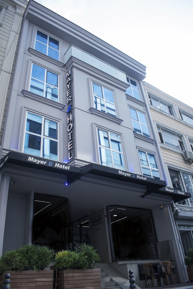 Mayer Hotel 2/48