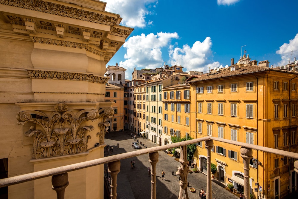 9 Hotel Cesari 14/85