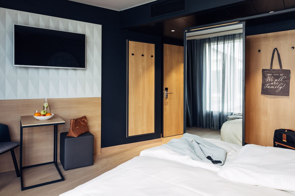 STANDARD, DOUBLE OR TWIN BED