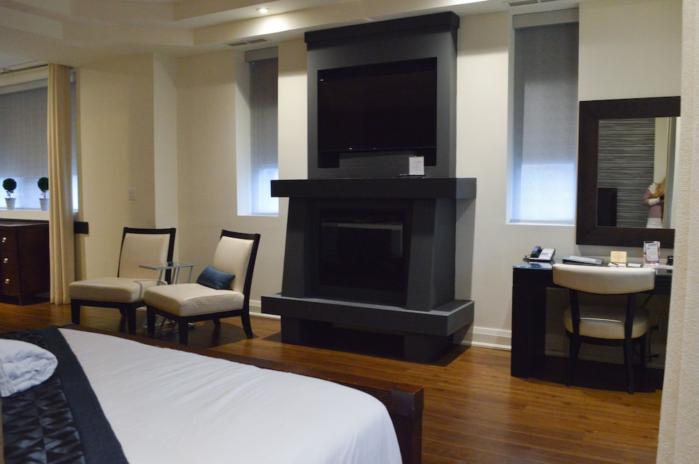 SUITE, 2 QUEEN BEDS