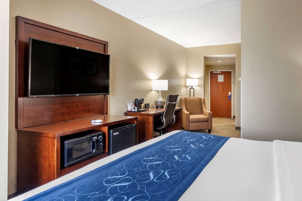 Comfort Suites Manchester 9/41