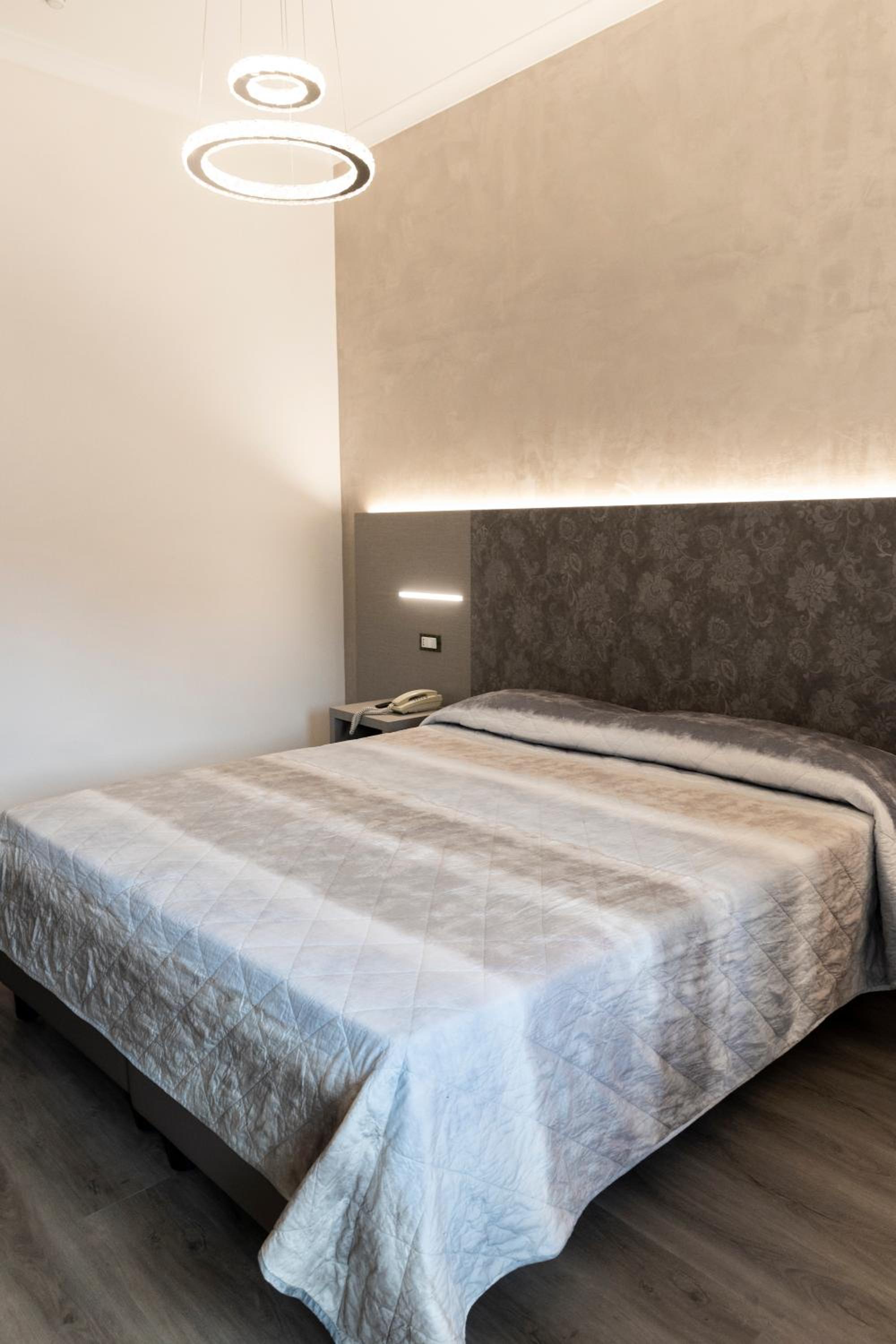 Superior, King Bed