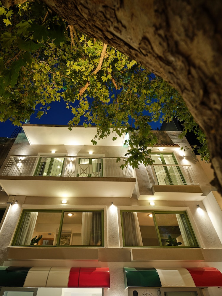 The Tree Skiathos 2/58