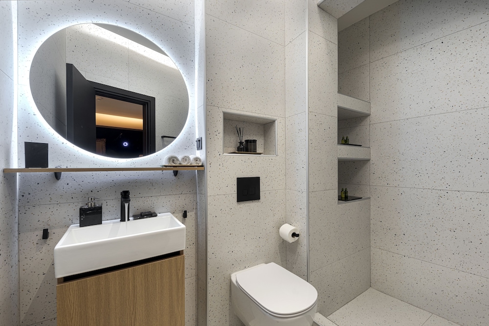 Clyde Athens by Nin&Bau 47/50