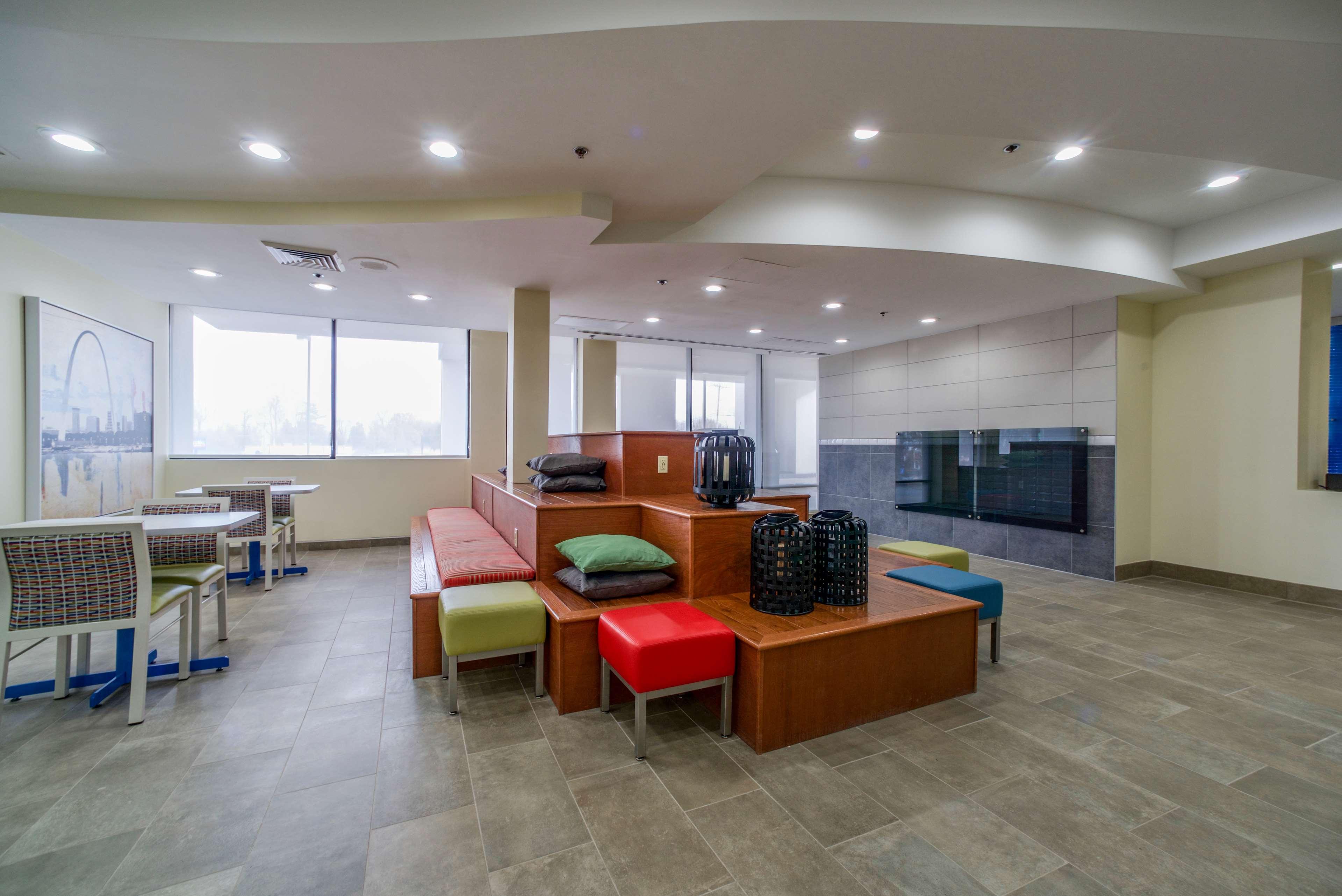 St. Louis Airport Hotel 23/44