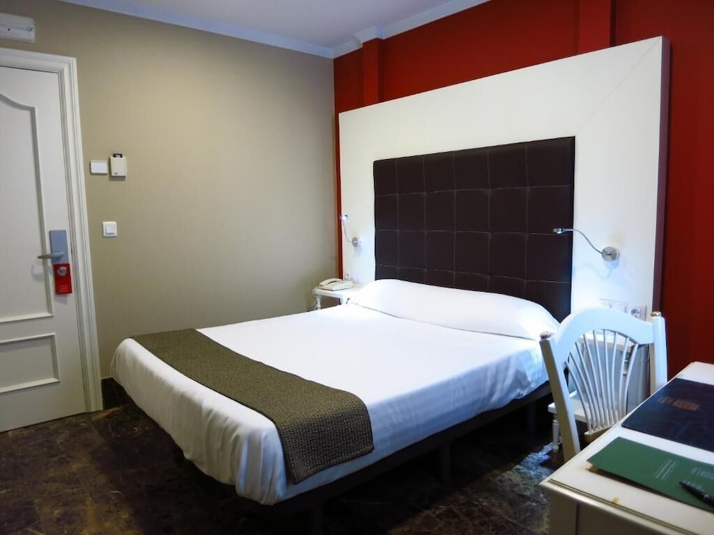 Hotel Catedral 18/59