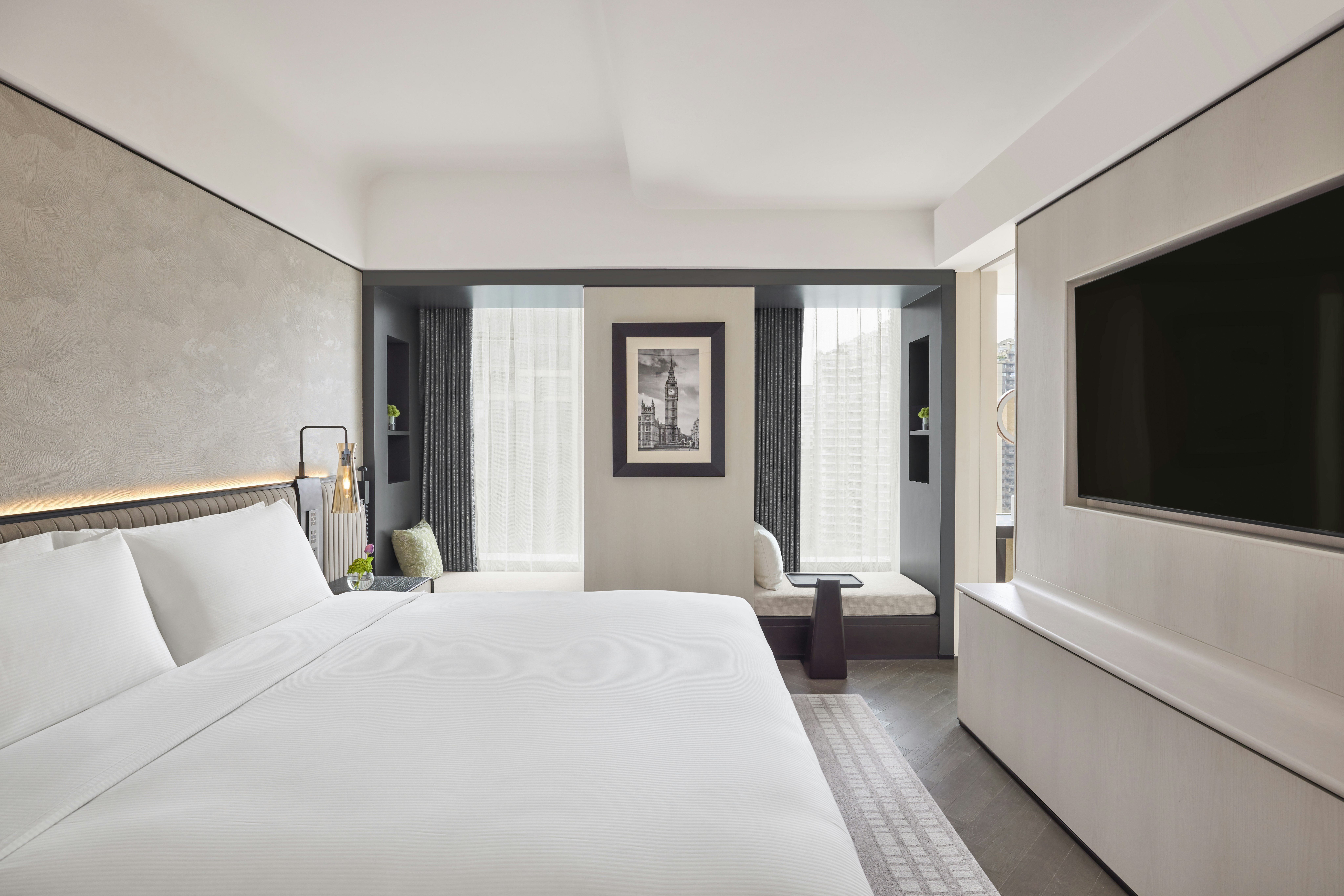 DELUXE, SUITE, KING BED