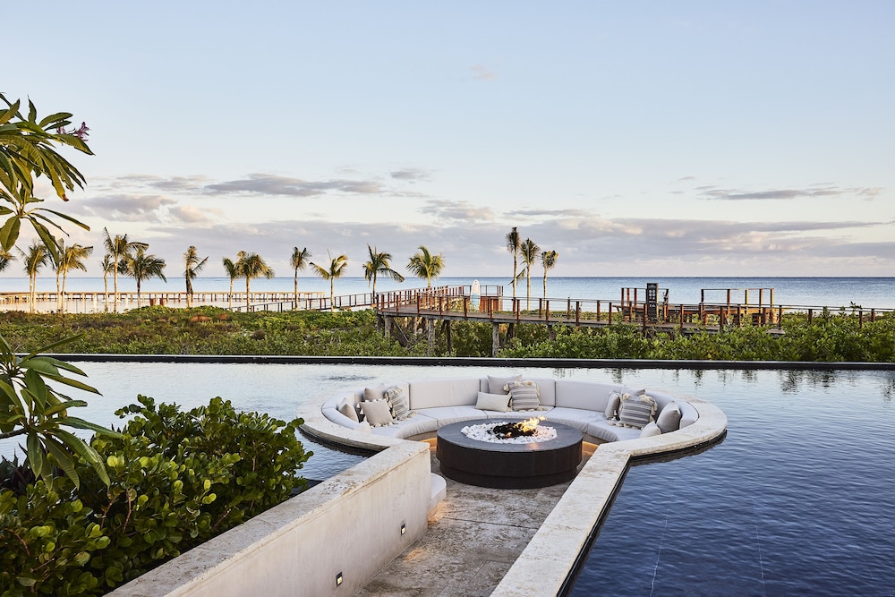 Etereo Auberge Resorts Collection 58/60